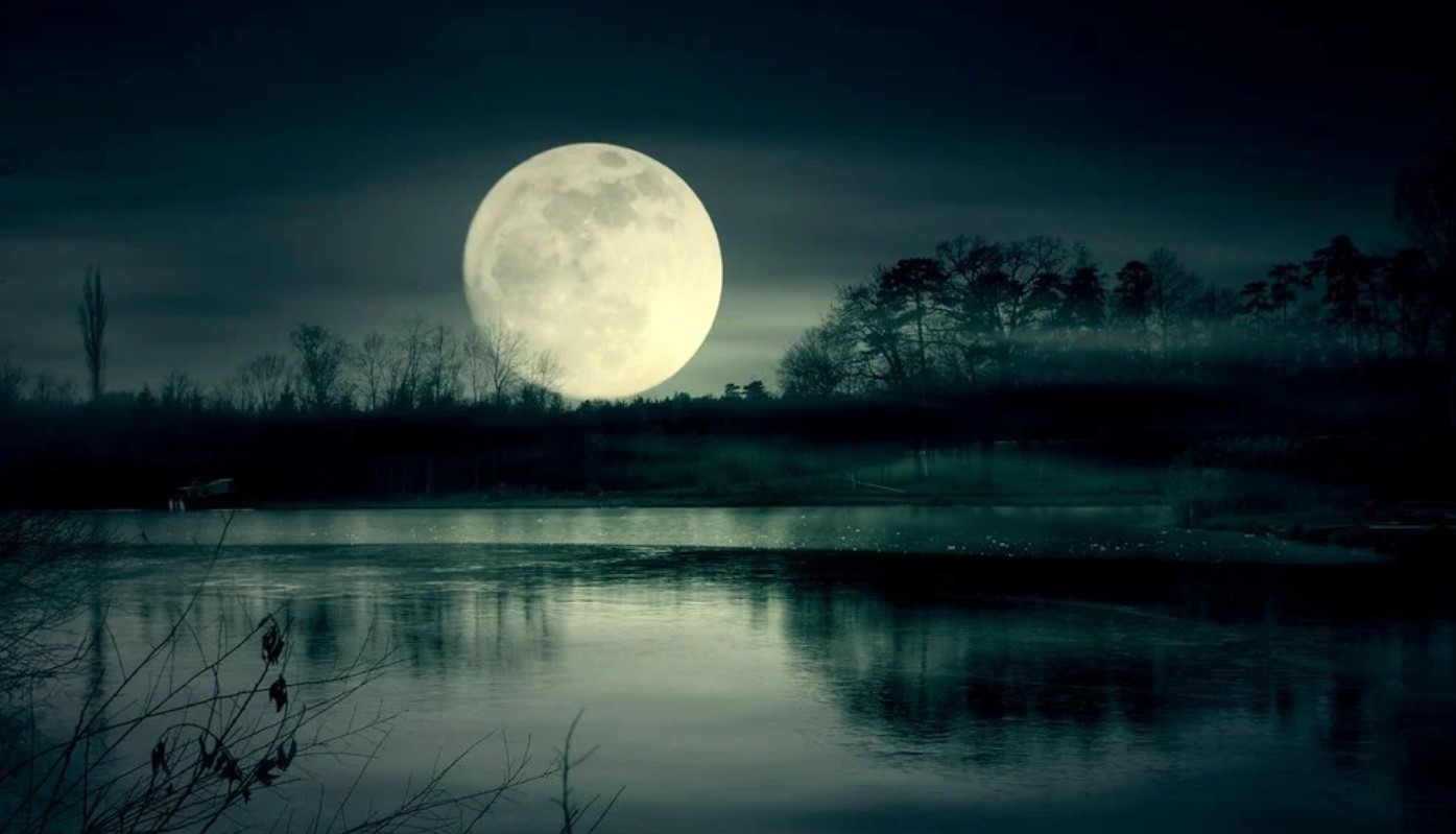 Claire de Lune – Debussy’s Moonlight in a Unique Whole Tone Style ...